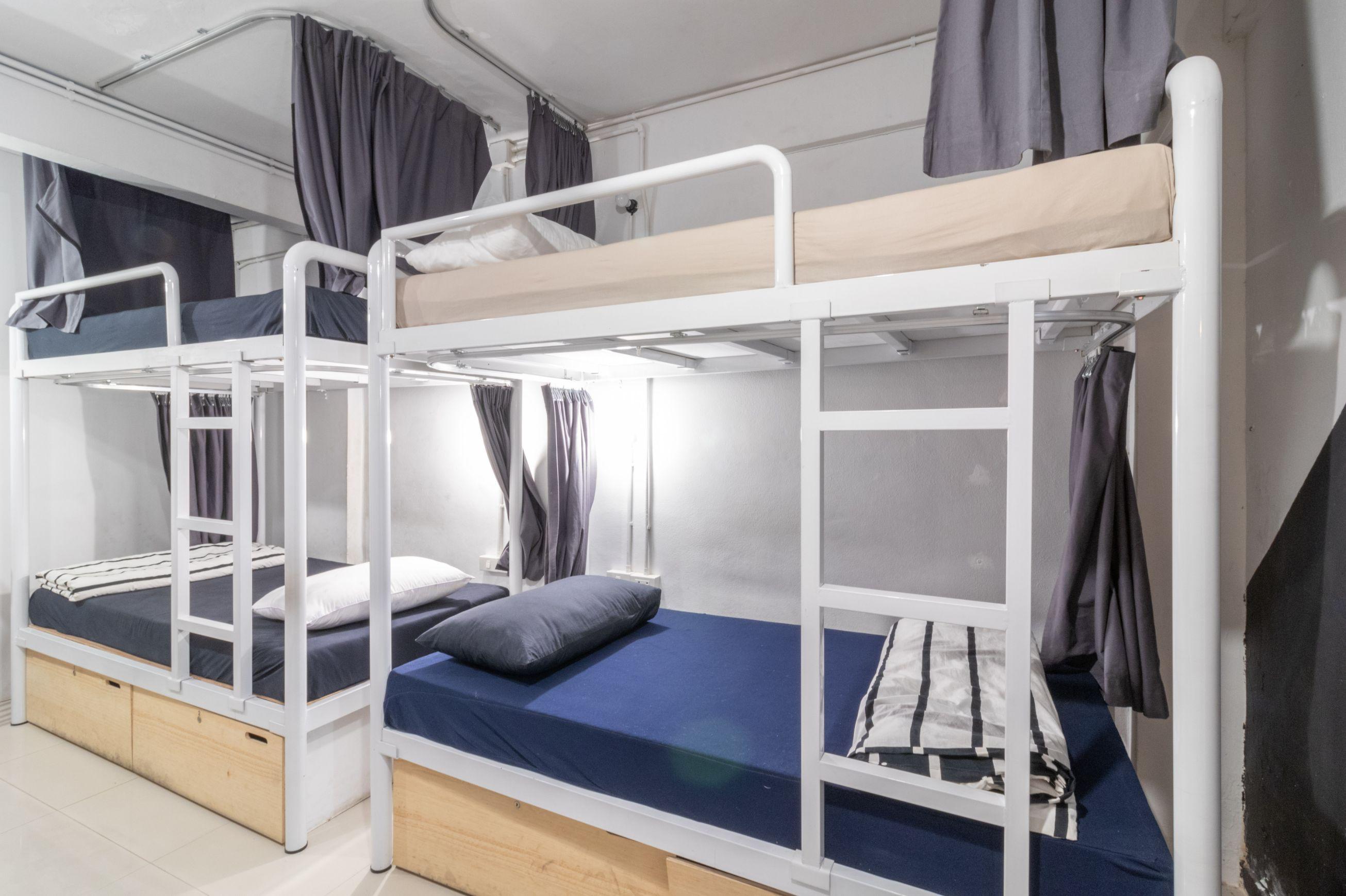 Beige Poshtels + Netflix Hostel Bangkok Exterior photo