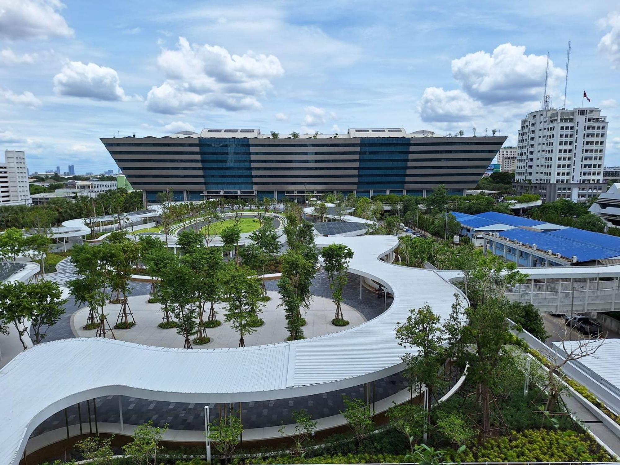 Beige Poshtels + Netflix Hostel Bangkok Exterior photo